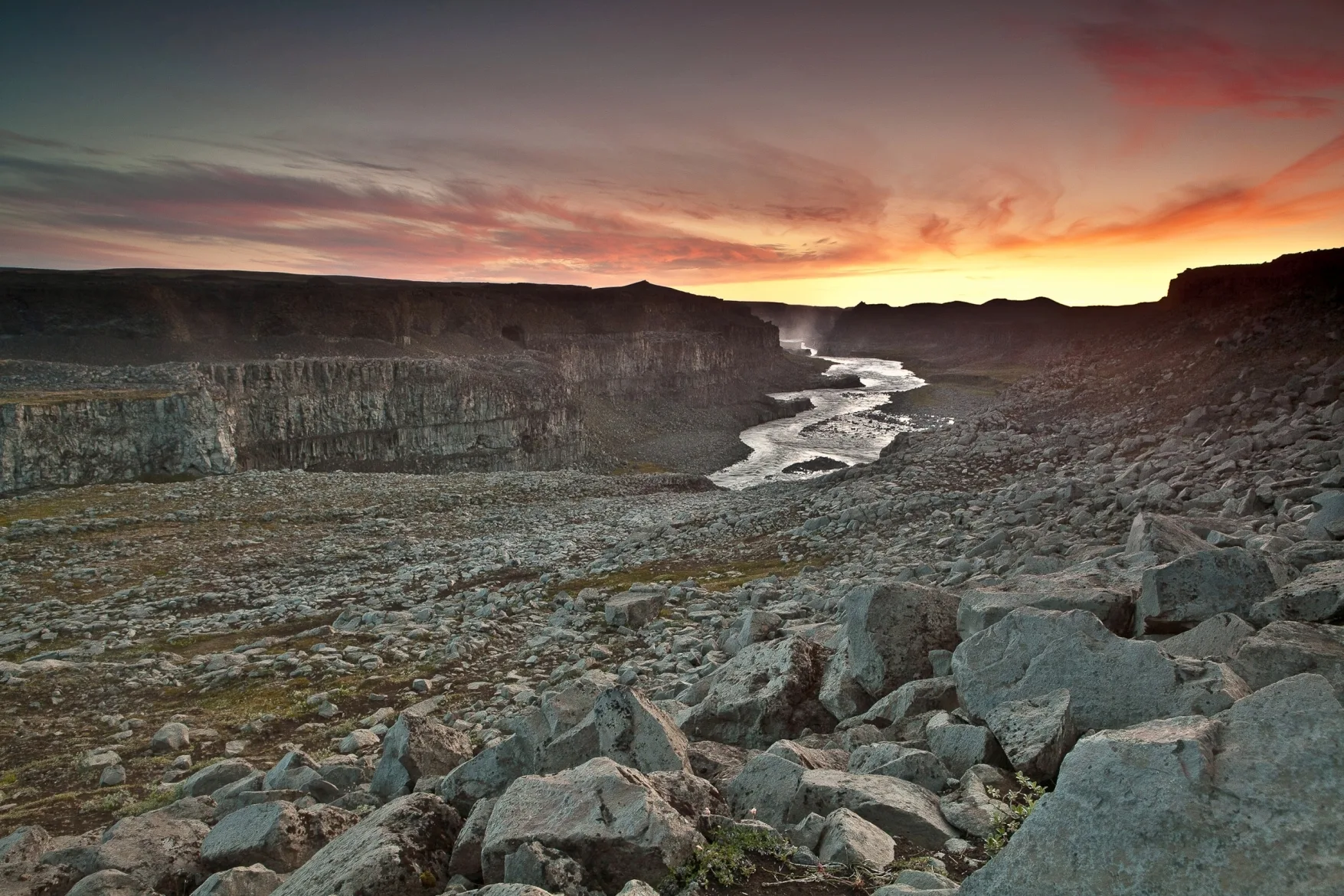 Dettifoss Wasserfall in Nordisland mit Sonnenuntergang